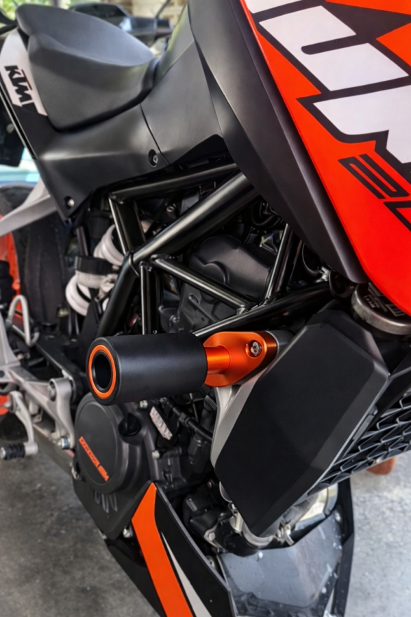 FRAME SLIDER KTM DUKE 200/250/390 | PULSAR NS 200 | DOMINAR 250/400