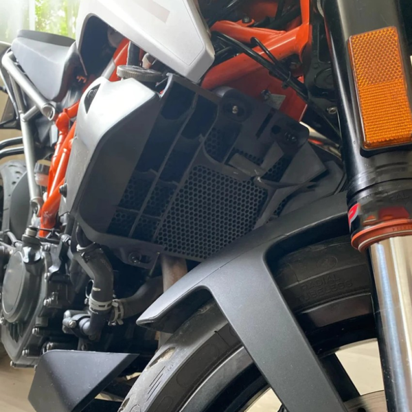 RADIATOR GRILL KTM DUKE 200/250/390 | V2/V3